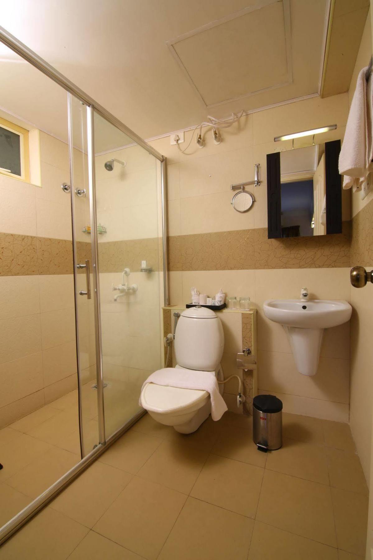 Atlas Airport Hotel Apartment نيدومباسيري المظهر الخارجي الصورة